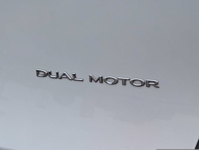 Used 2024 Tesla Model Y Long Range AWD/4WD image 9