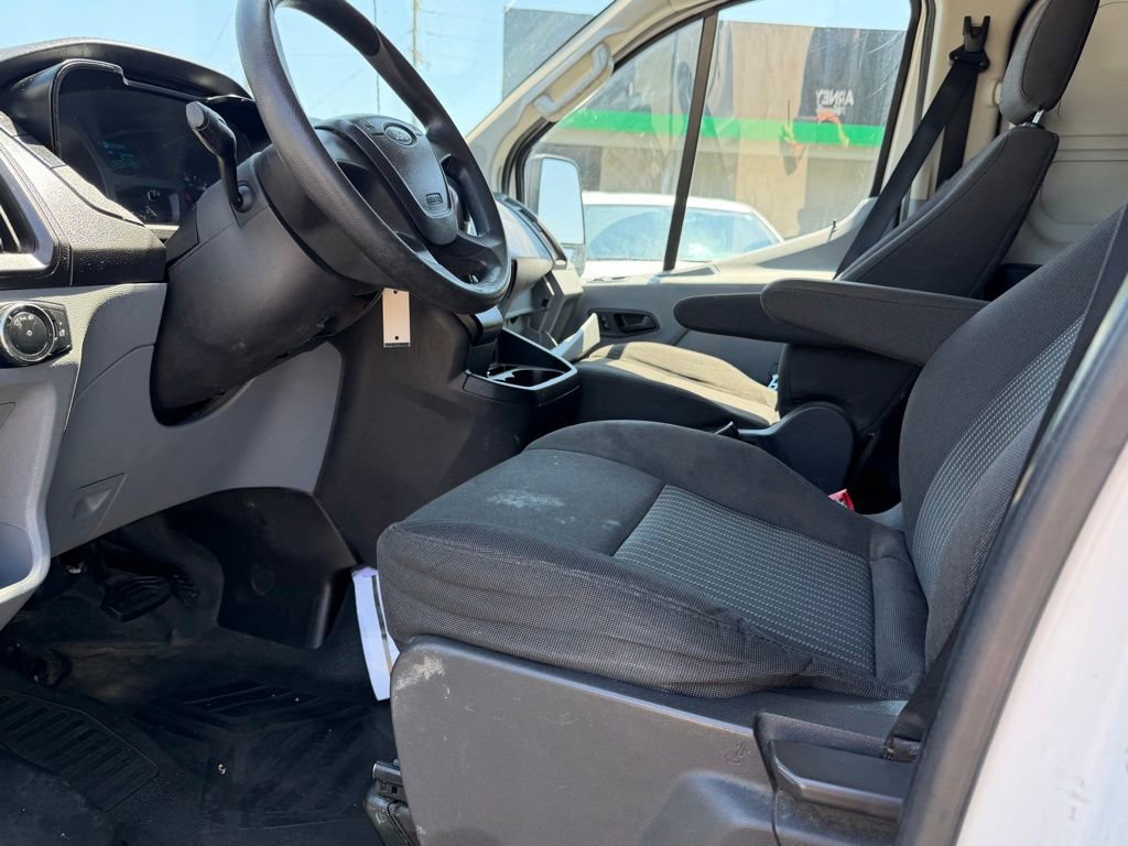 Used 2016 Ford Transit 150 130 Low Roof RWD image 5