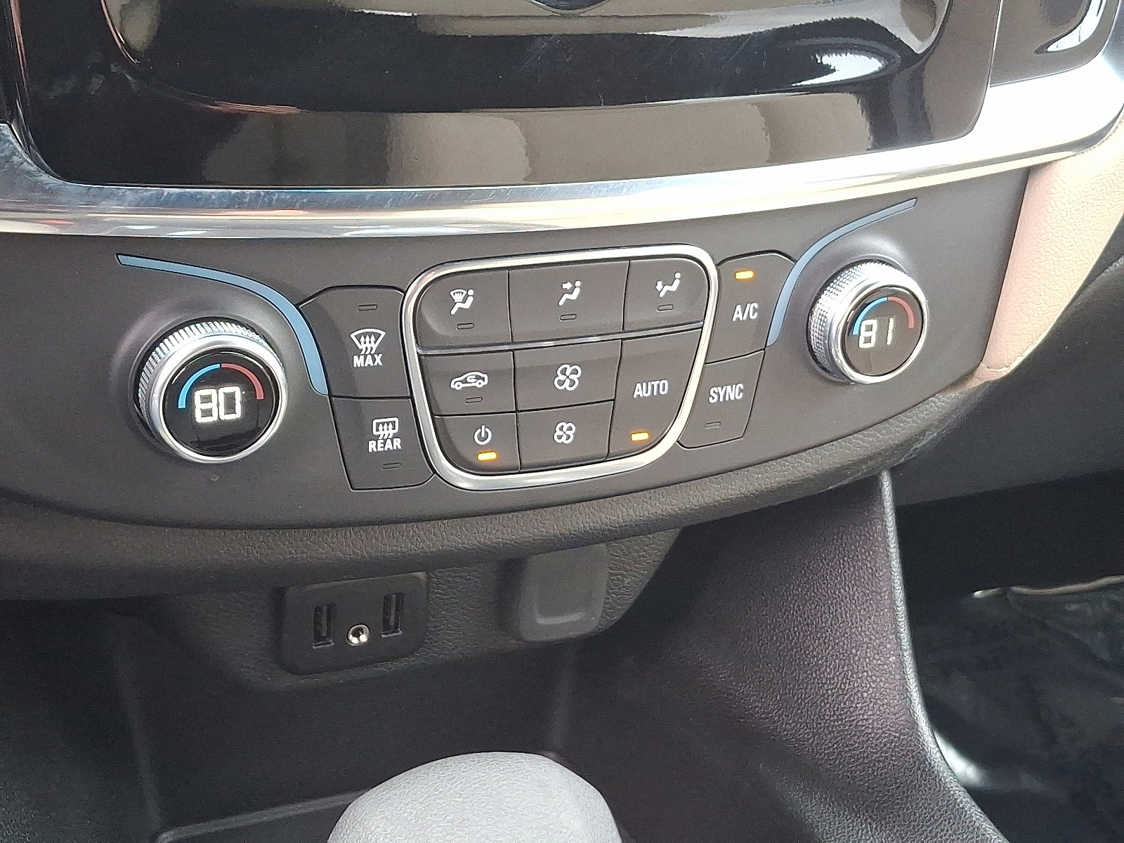 Used 2024 Chevrolet Traverse LS w/ Safety Package image 16