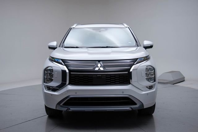 Used 2025 Mitsubishi Outlander SEL image 11