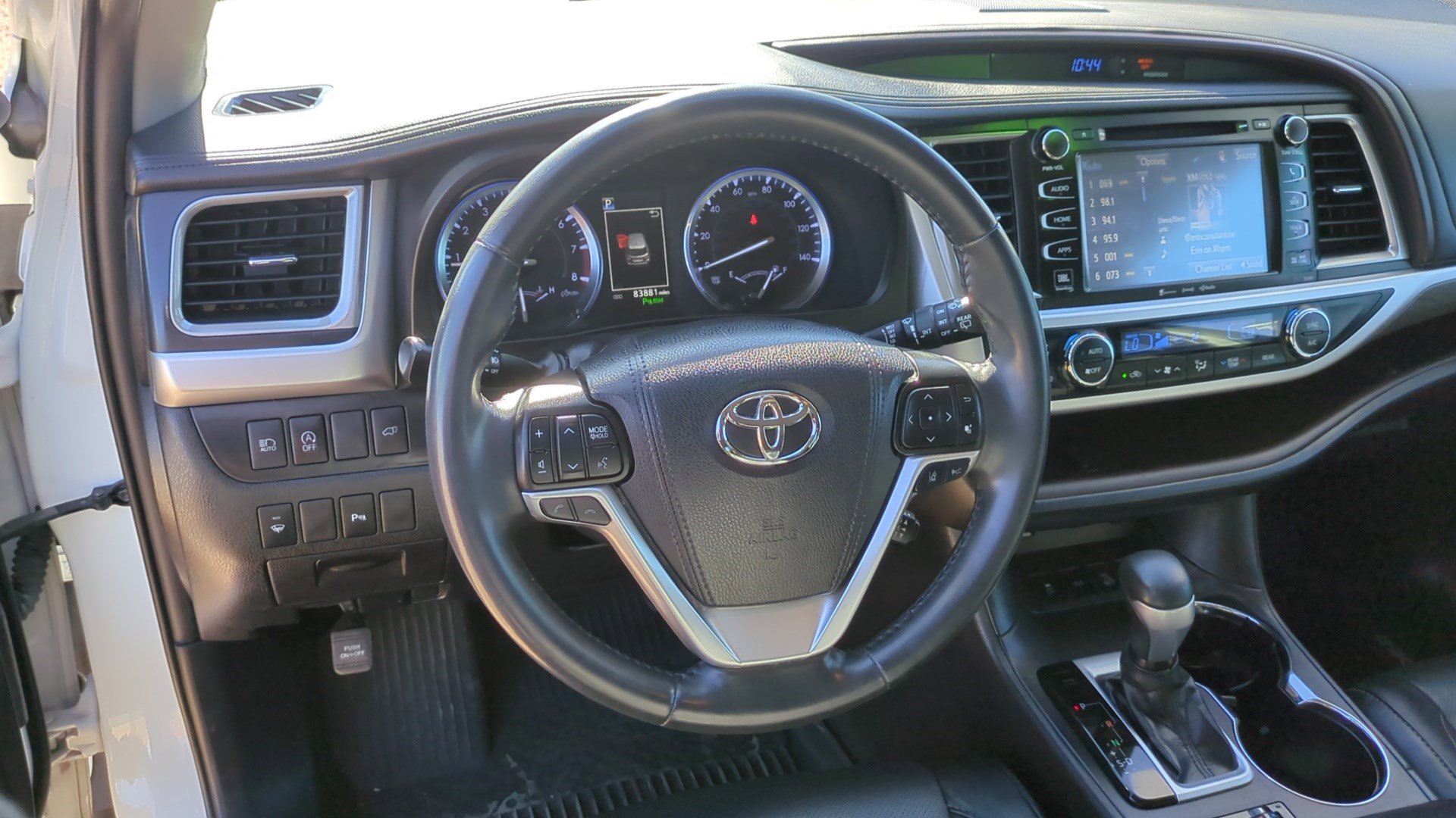 Used 2019 Toyota Highlander Limited image 17