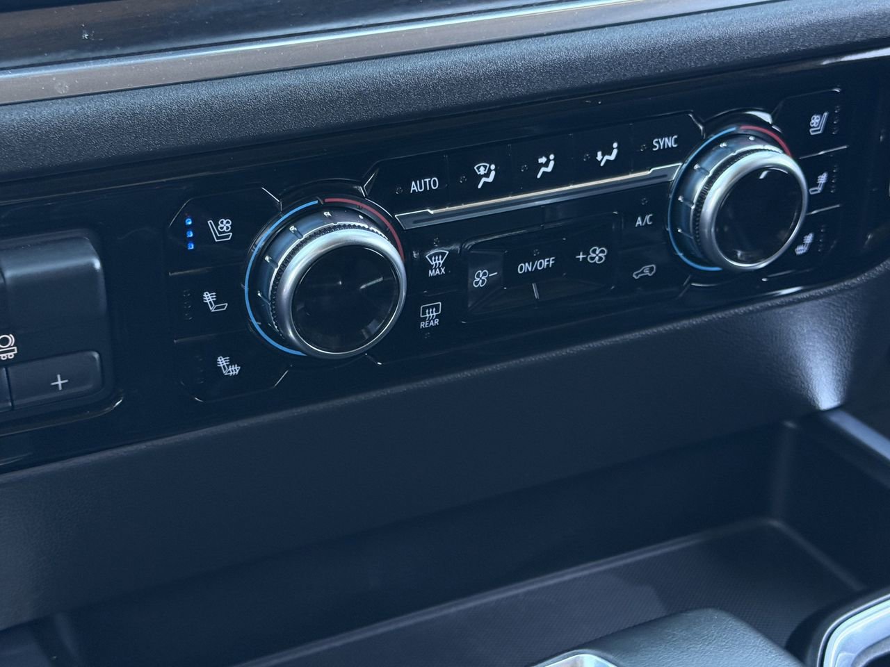 Used 2024 GMC Sierra 1500 SLT w/ SLT Premium Plus Package image 20