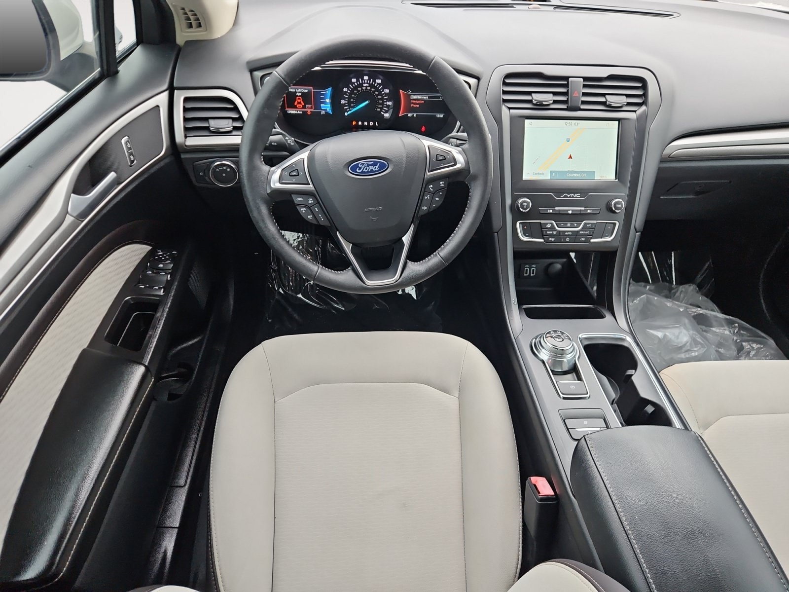 Used 2020 Ford Fusion SE w/ Equipment Group 151A FWD image 10