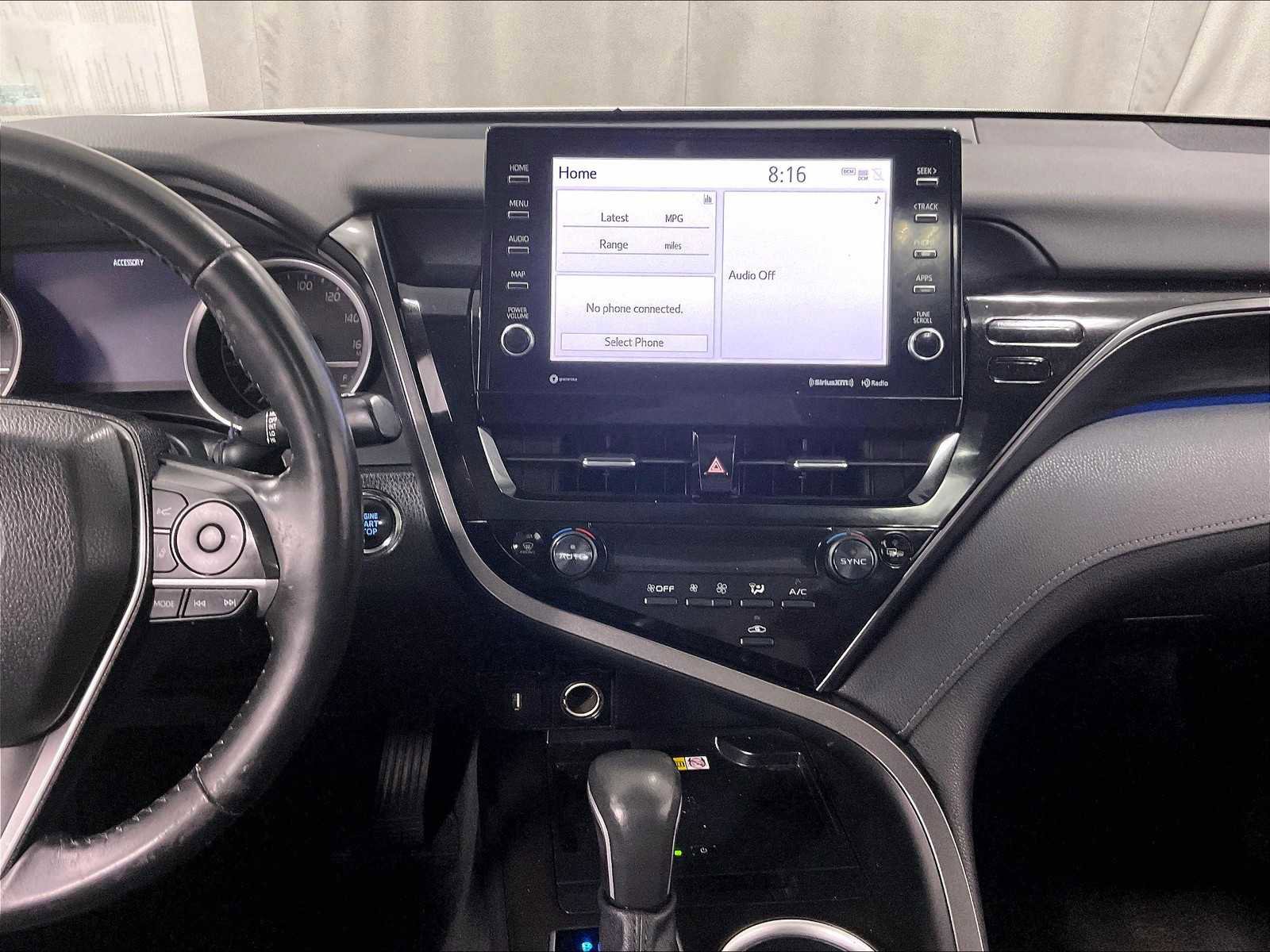 Used 2023 Toyota Camry XLE image 18