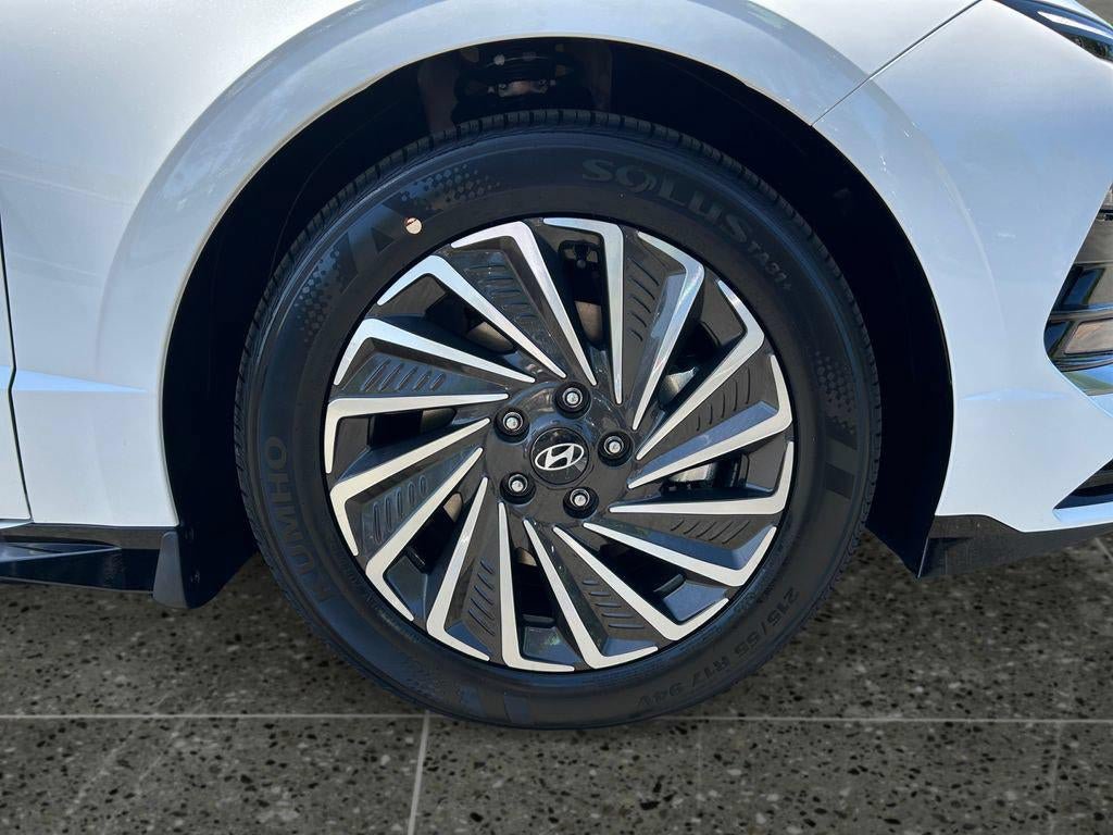 New 2025 Hyundai Sonata SEL FWD image 10
