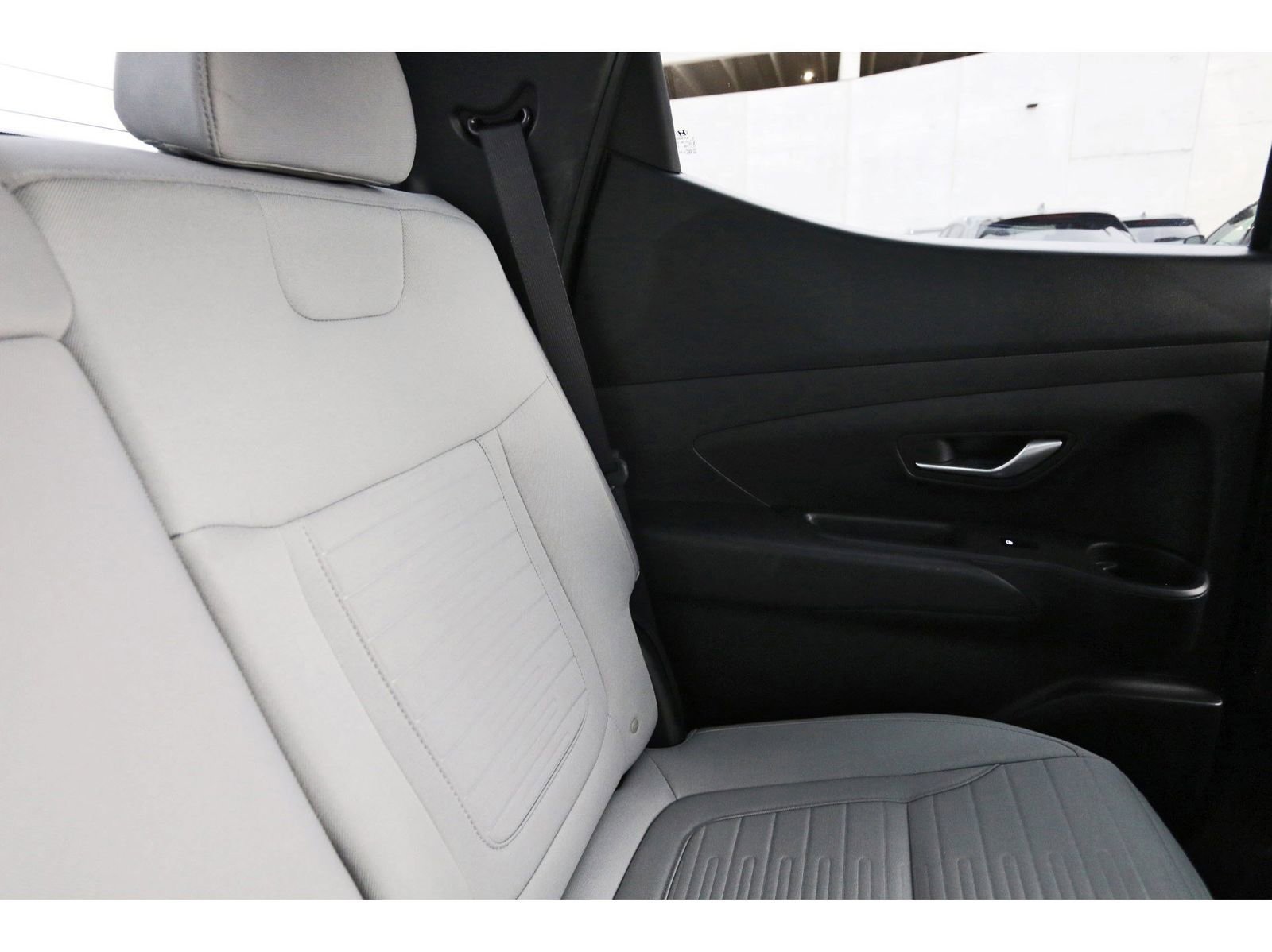 Certified 2025 Hyundai Santa Cruz SE image 14