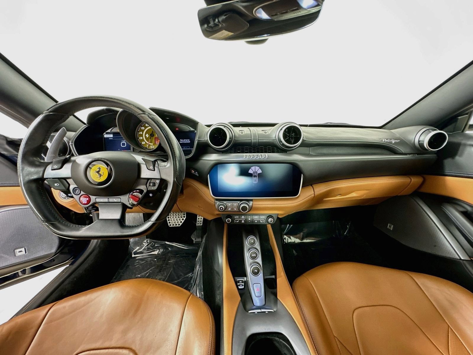 Used 2020 Ferrari Portofino RWD image 14