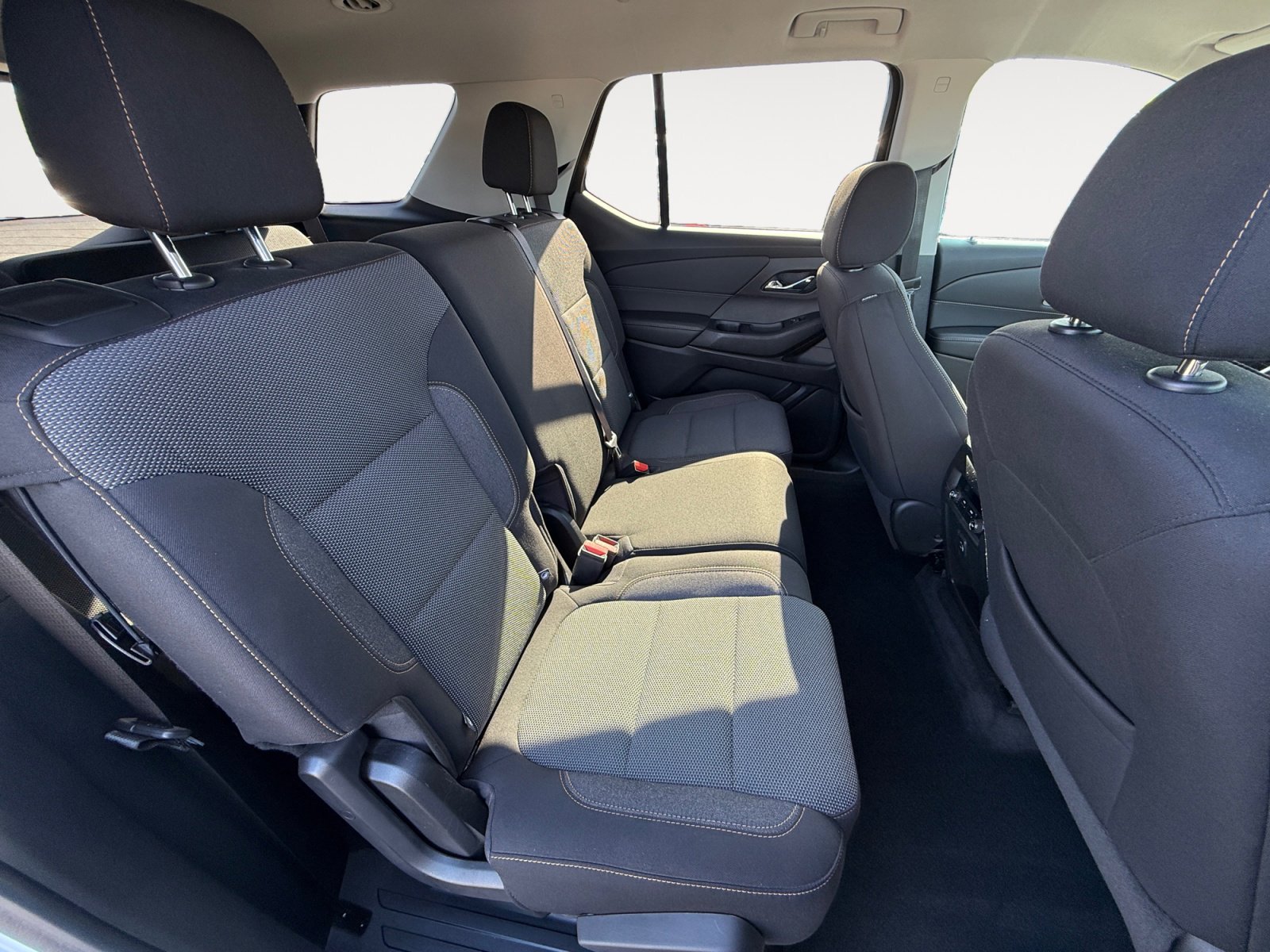 Used 2021 Chevrolet Traverse LT image 18