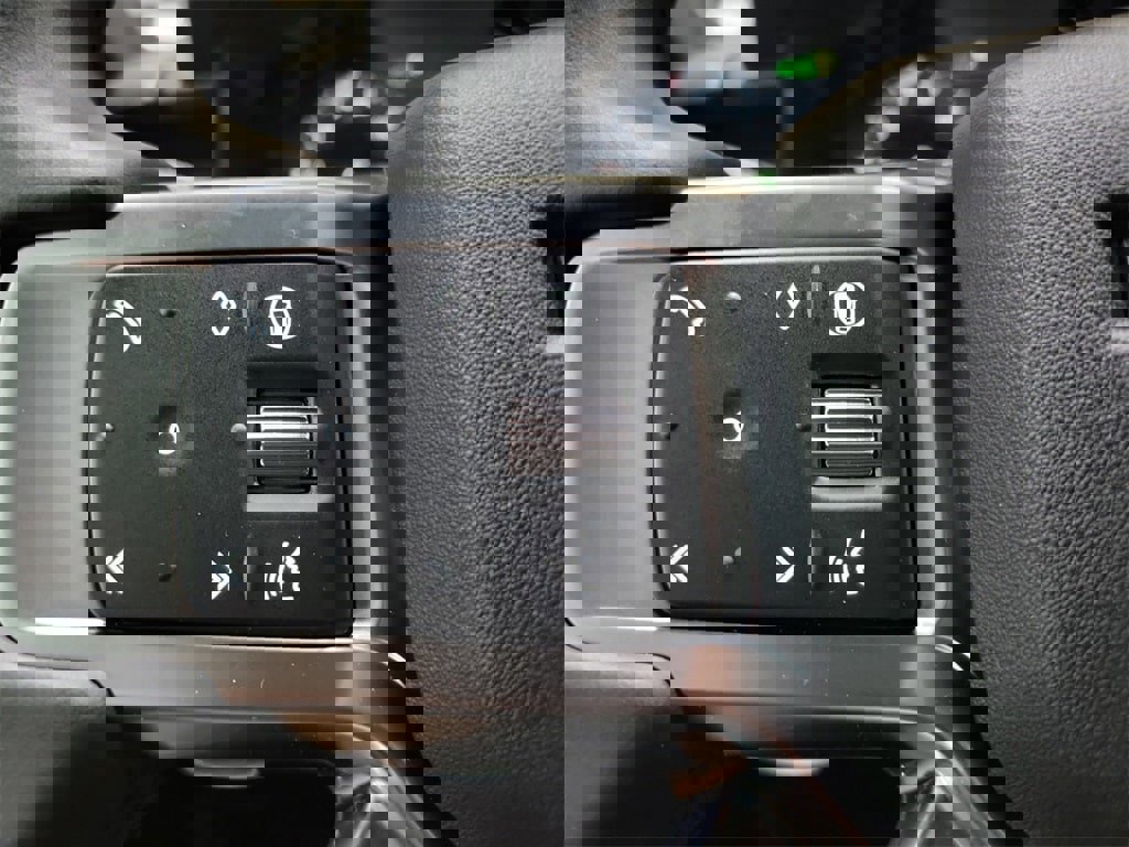 New 2025 Land Rover Discovery S image 15