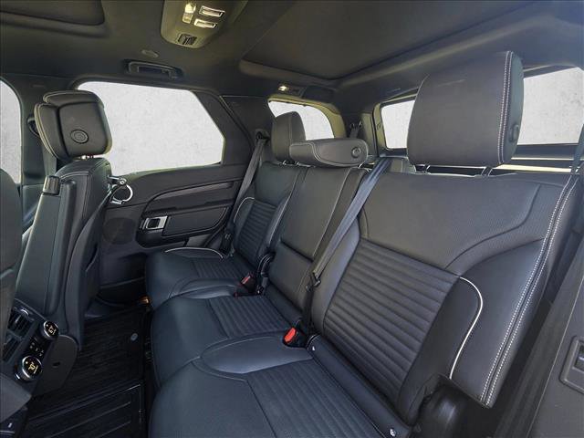 Used 2023 Land Rover Discovery Metropolitan Edition AWD/4WD image 13