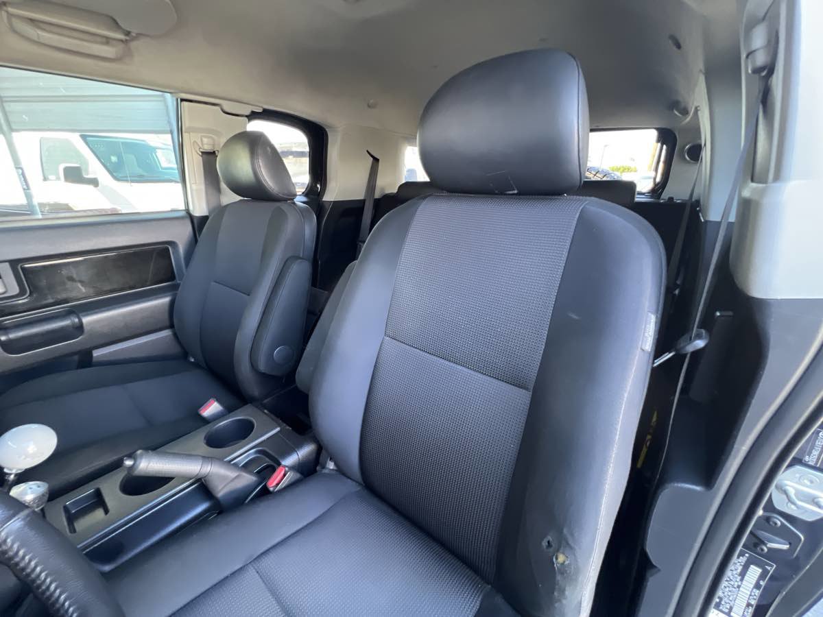 Used 2008 Toyota FJ Cruiser 4WD image 11