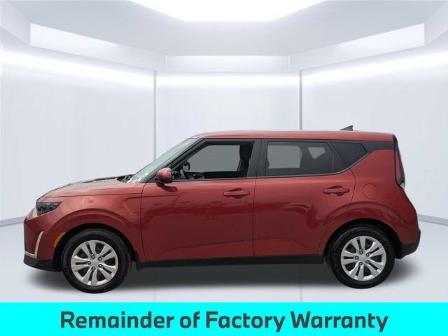 Used 2025 Kia Soul LX FWD image 2
