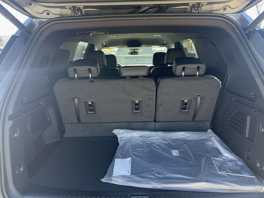 New 2027 Chevrolet Traverse LT AWD/4WD image 12