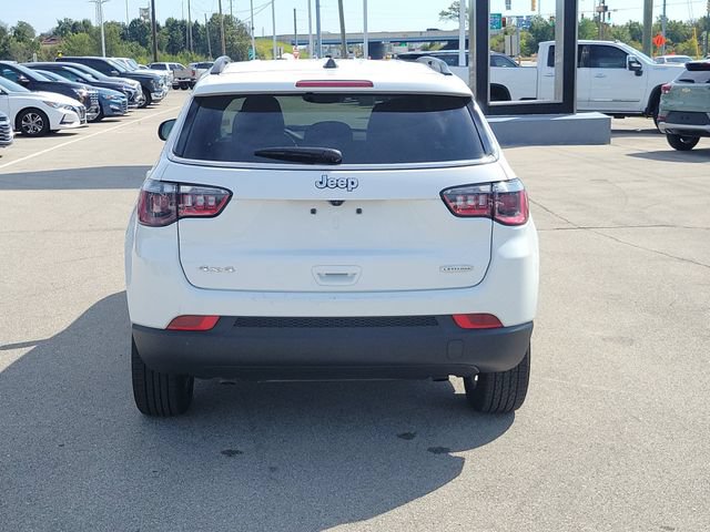 Used 2025 Jeep Compass Latitude AWD/4WD image 5