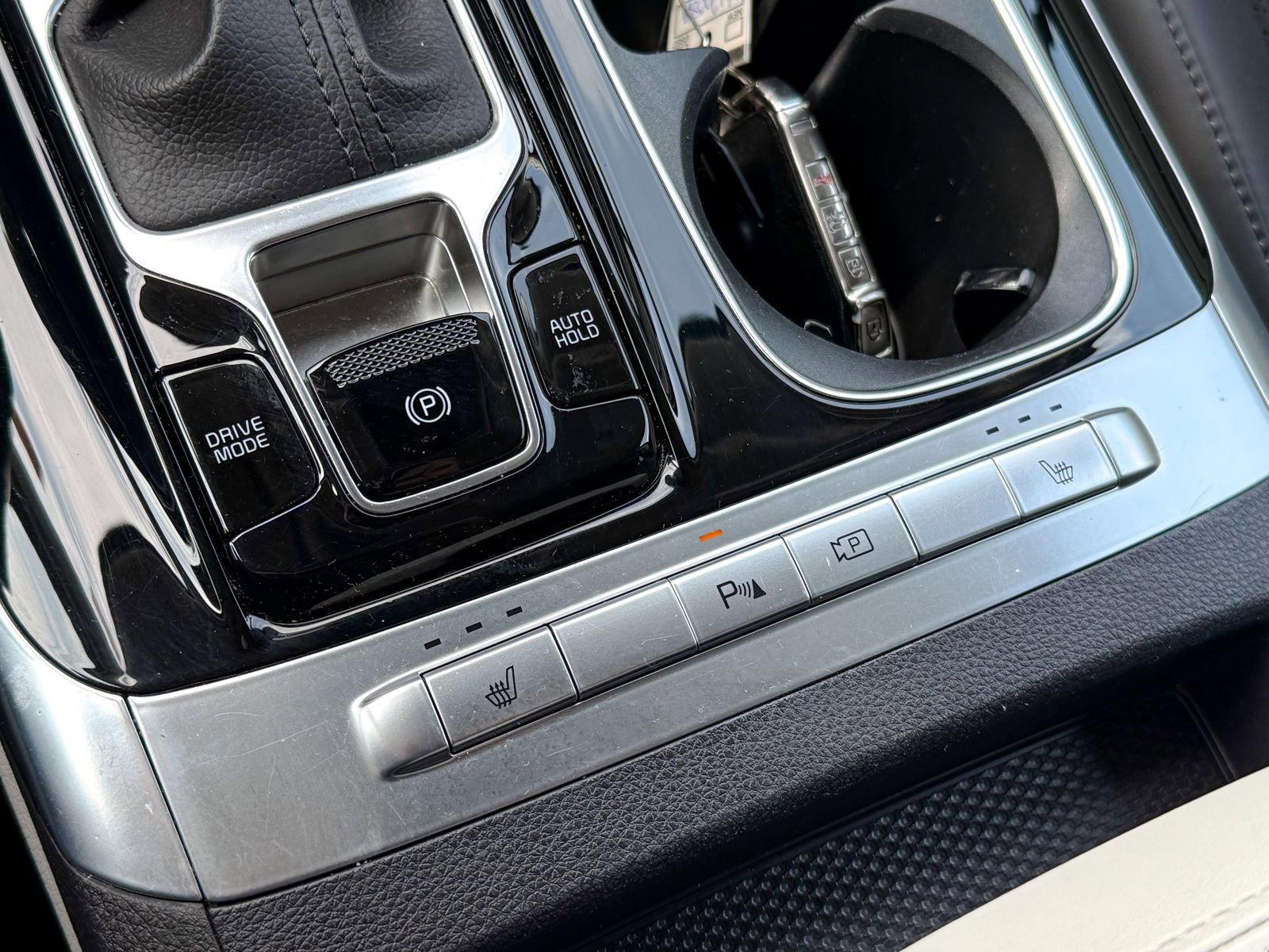 Used 2024 Kia Carnival EX FWD image 26