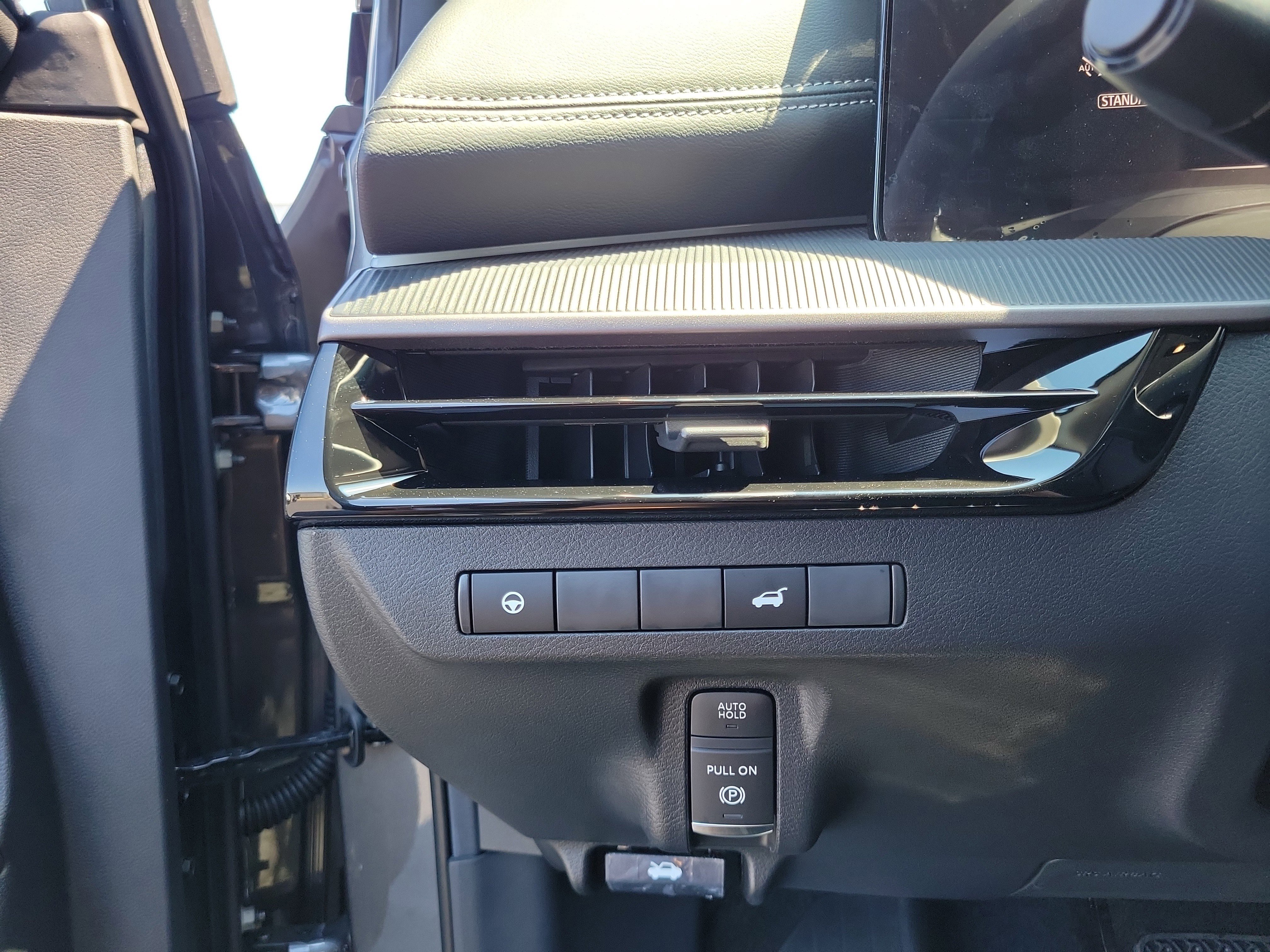 Used 2025 Nissan Murano SV w/ Cargo Package image 21