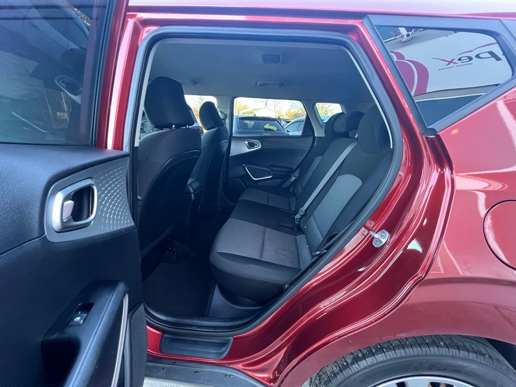 Used 2020 Kia Soul LX FWD image 11