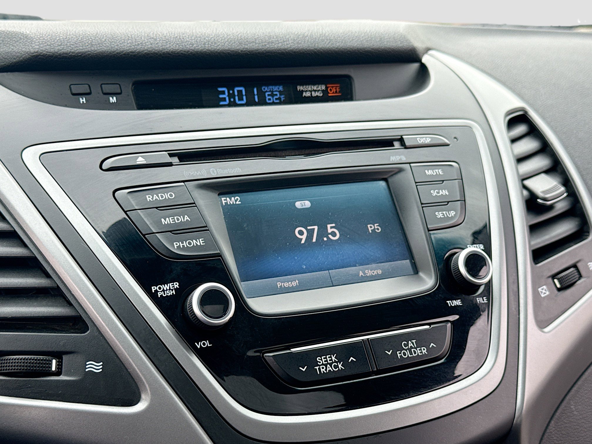 Used 2015 Hyundai Elantra Sport FWD image 9