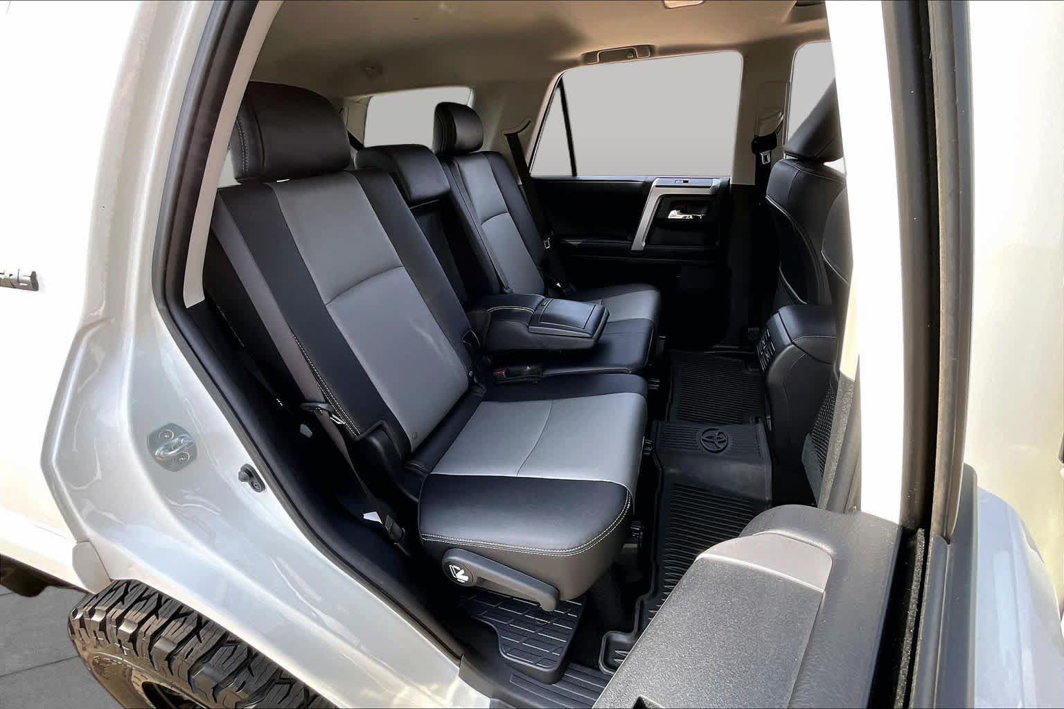 Used 2023 Toyota 4Runner SR5 Premium w/ Moonroof Package AWD/4WD image 19