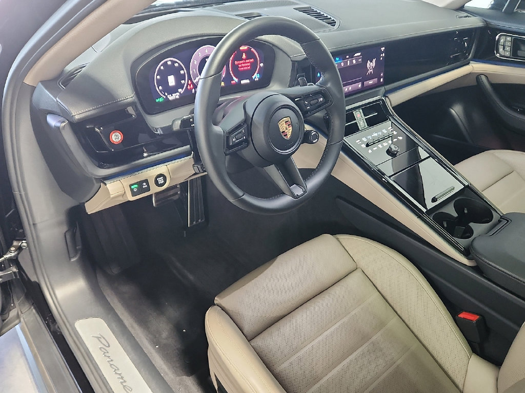Used 2025 Porsche Panamera 4 AWD/4WD image 4