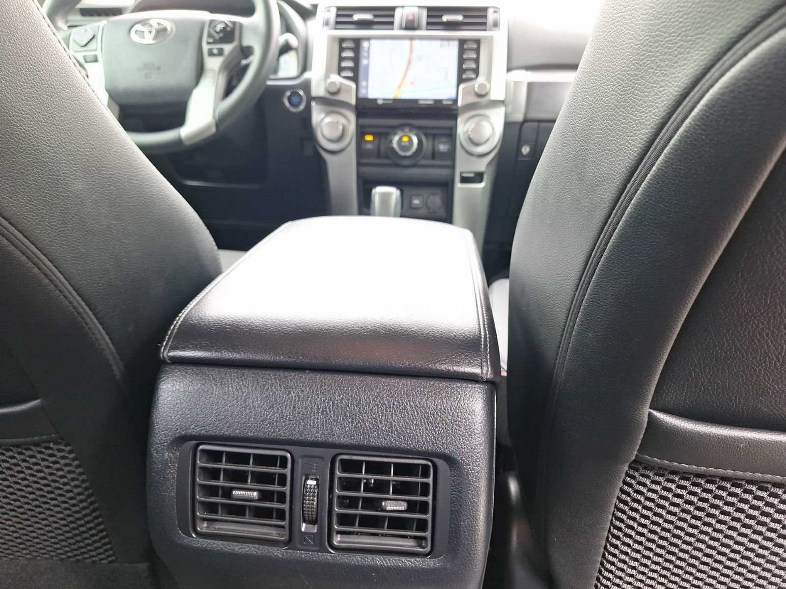 Used 2020 Toyota 4Runner SR5 Premium RWD image 32