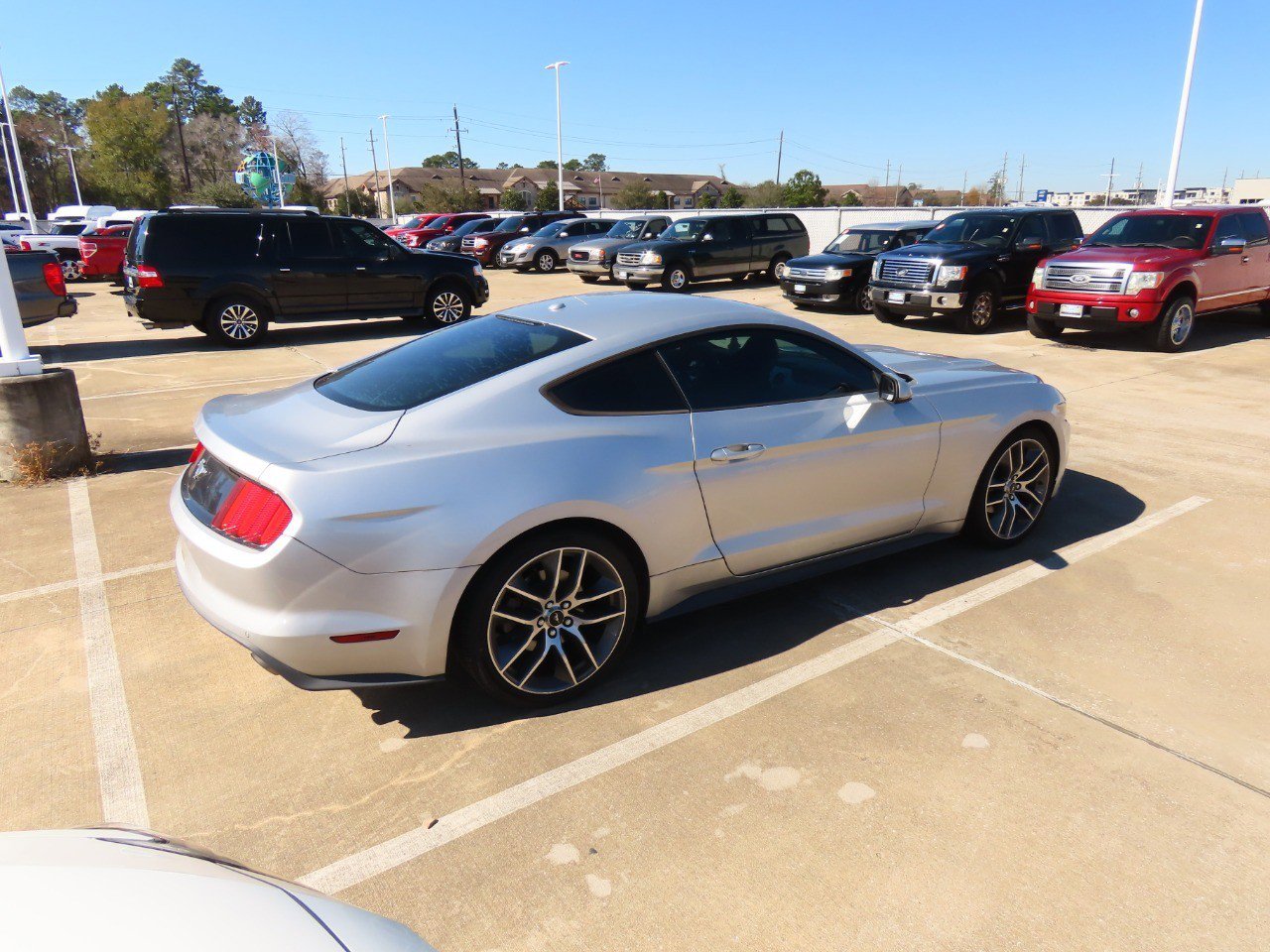Used 2016 Ford Mustang Premium image 11