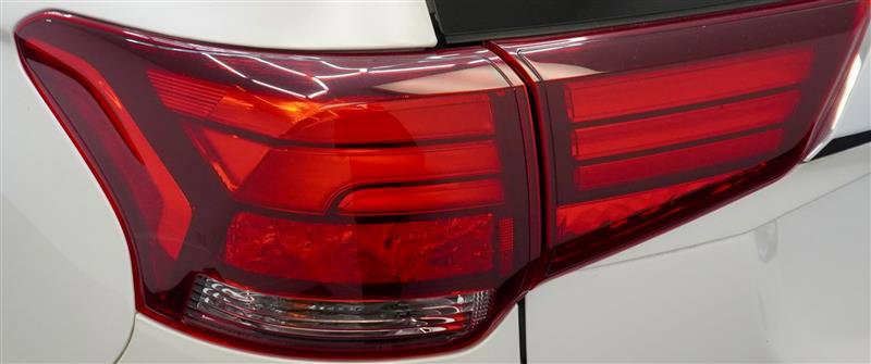 Used 2019 Mitsubishi Outlander SE image 41