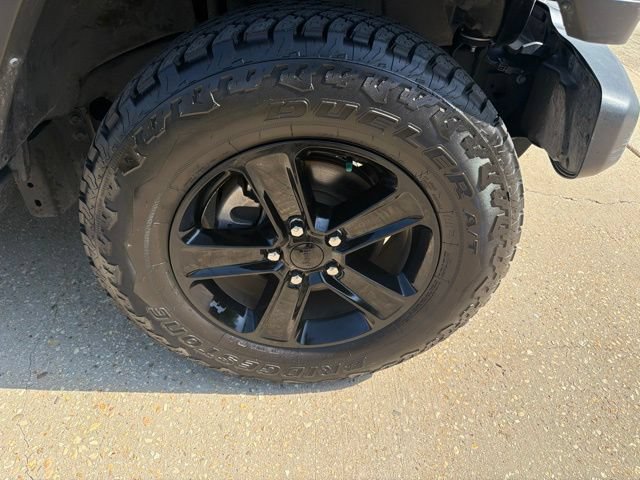Used 2022 Jeep Wrangler Unlimited Sahara AWD/4WD image 12
