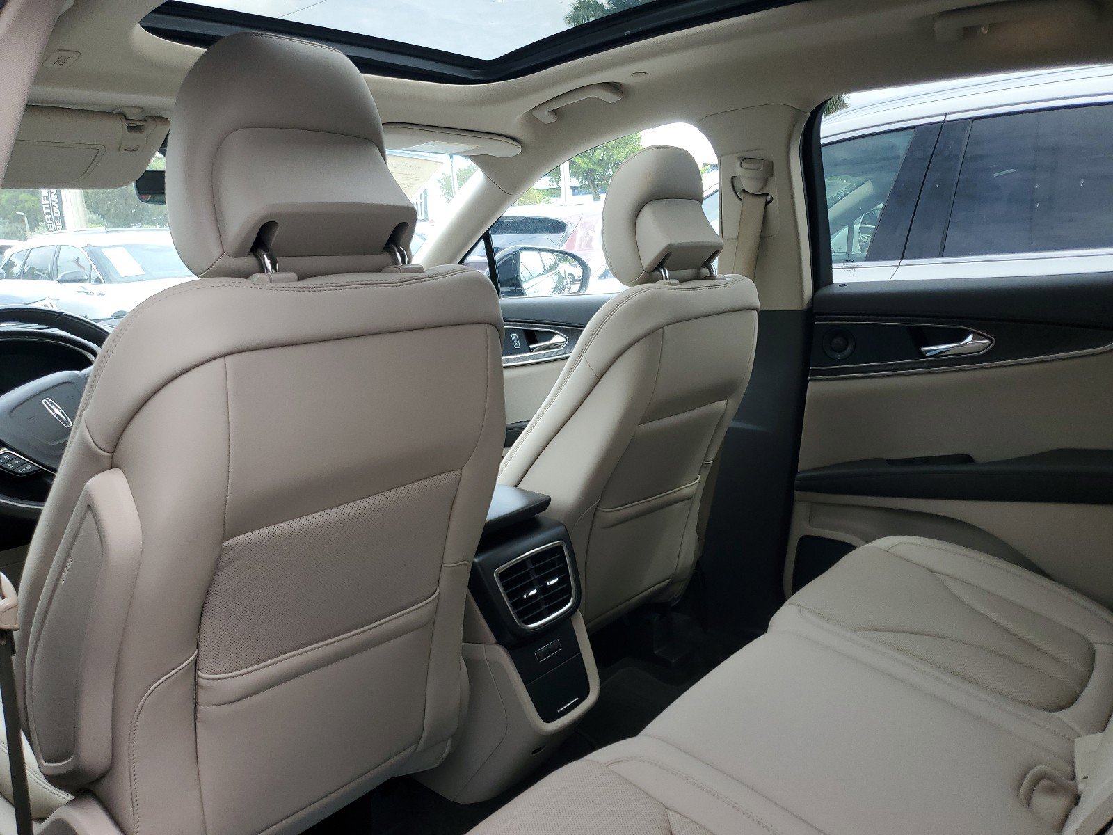 Used 2021 Lincoln Nautilus FWD image 8