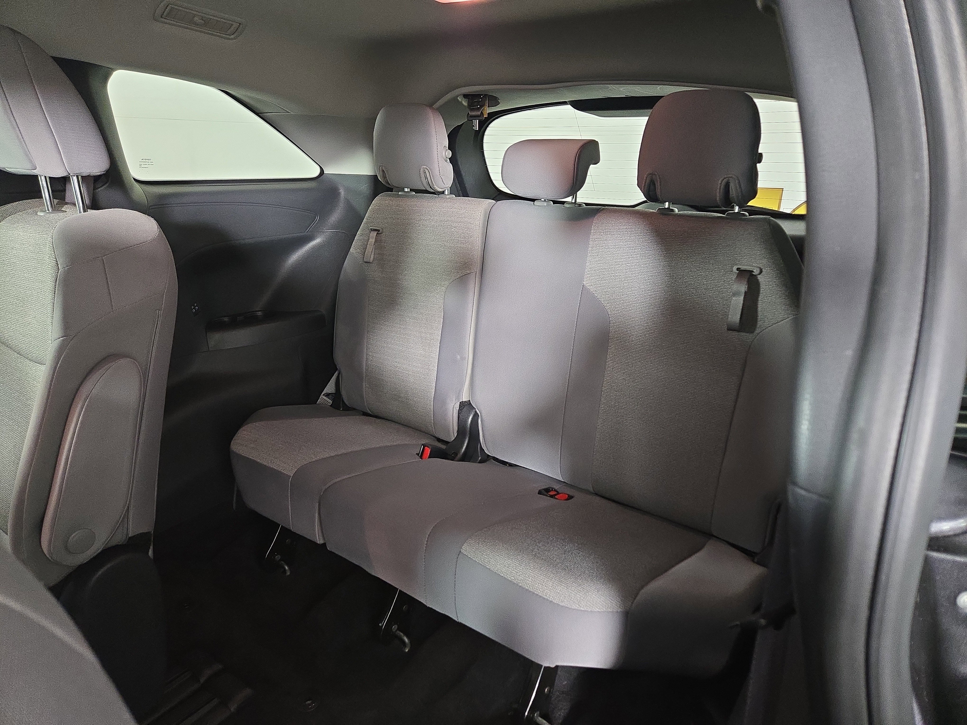 Used 2025 Toyota Sienna LE image 13