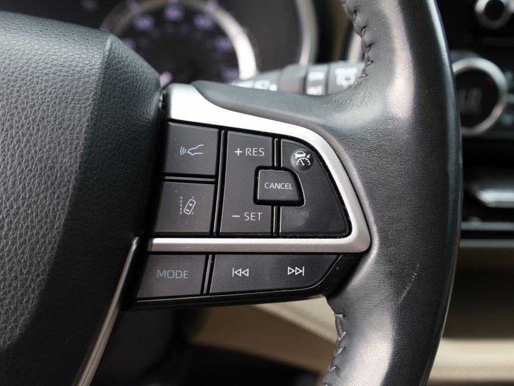 Used 2023 Toyota Highlander XLE image 34