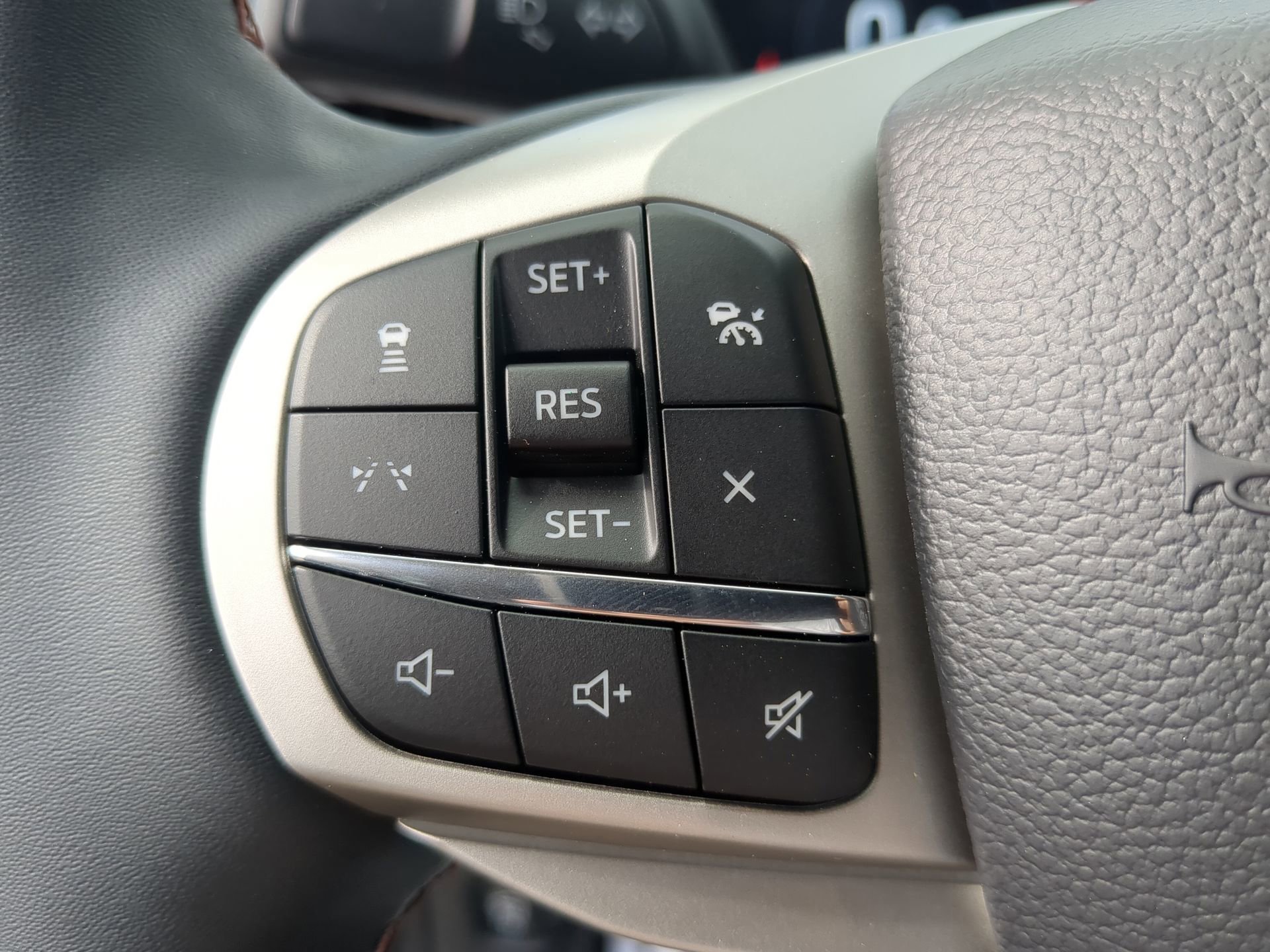 New 2026 Ford Explorer Active w/ Active Comfort Package image 62