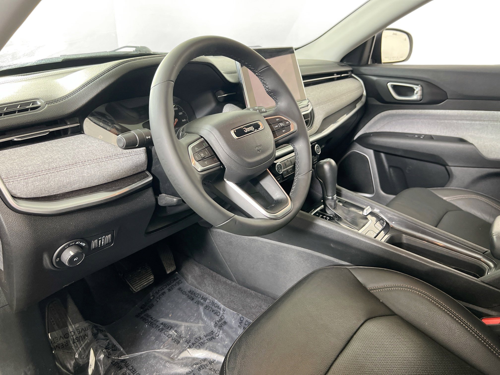 Used 2022 Jeep Compass Latitude image 9