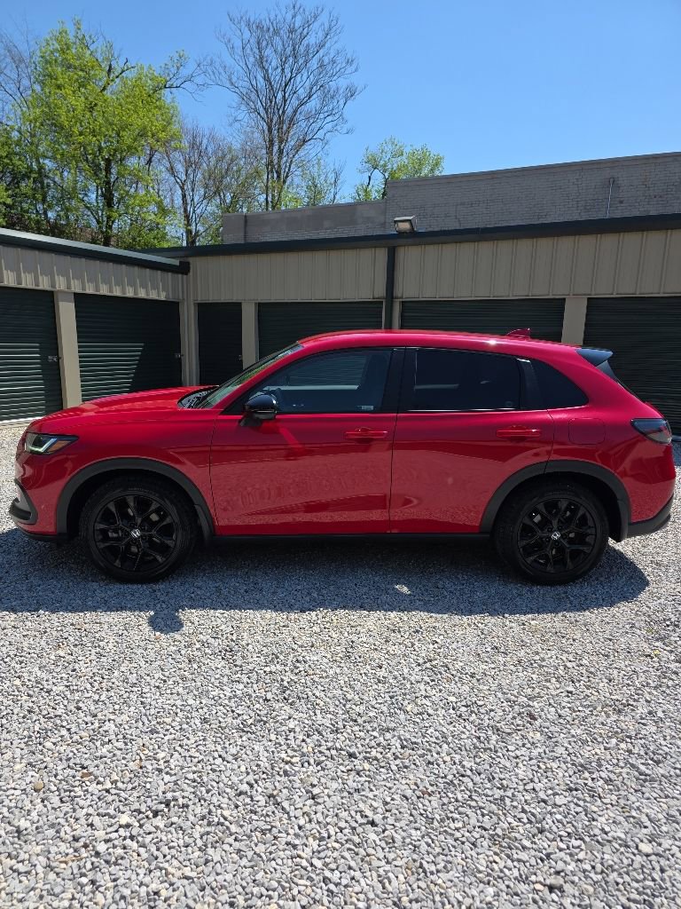 Used 2023 Honda HR-V Sport image 2