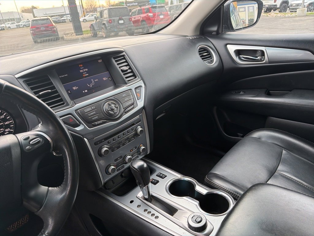 Used 2017 Nissan Pathfinder SL image 18