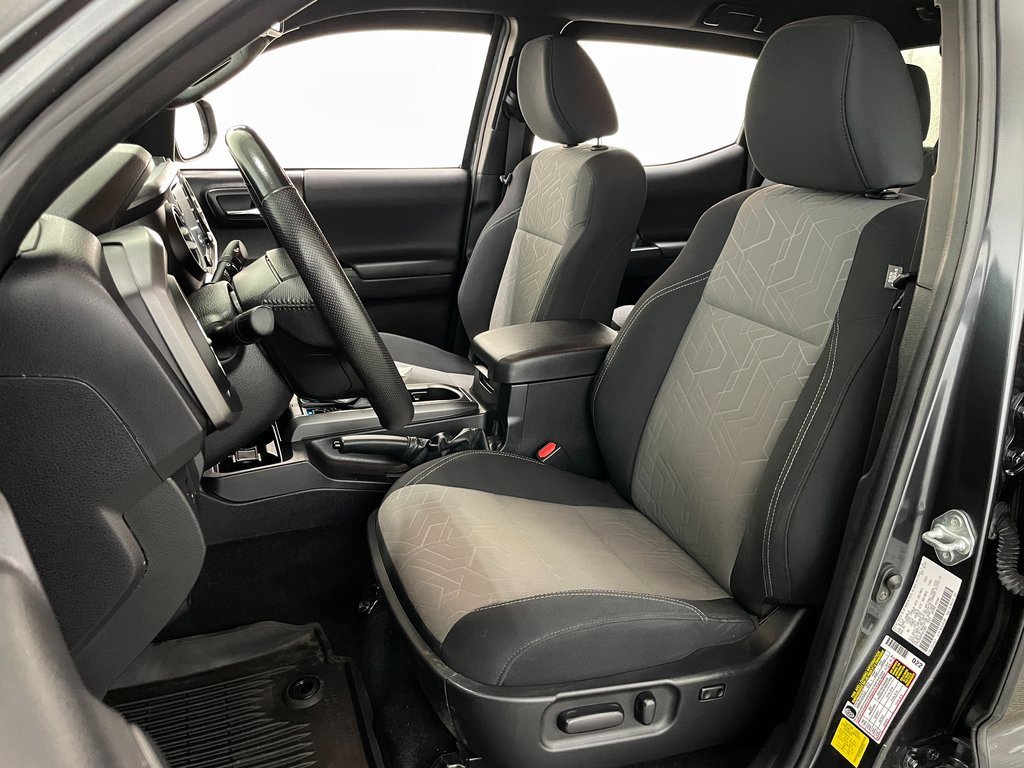 Used 2023 Toyota Tacoma TRD Off-Road image 19