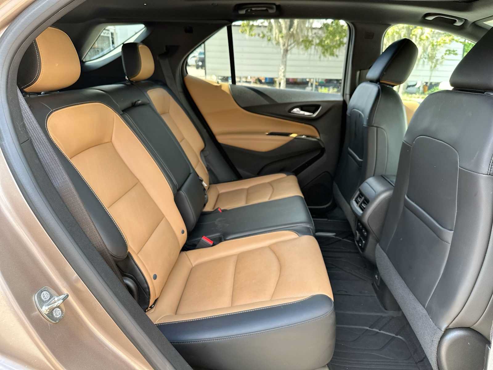 Certified 2018 Chevrolet Equinox Premier FWD image 18