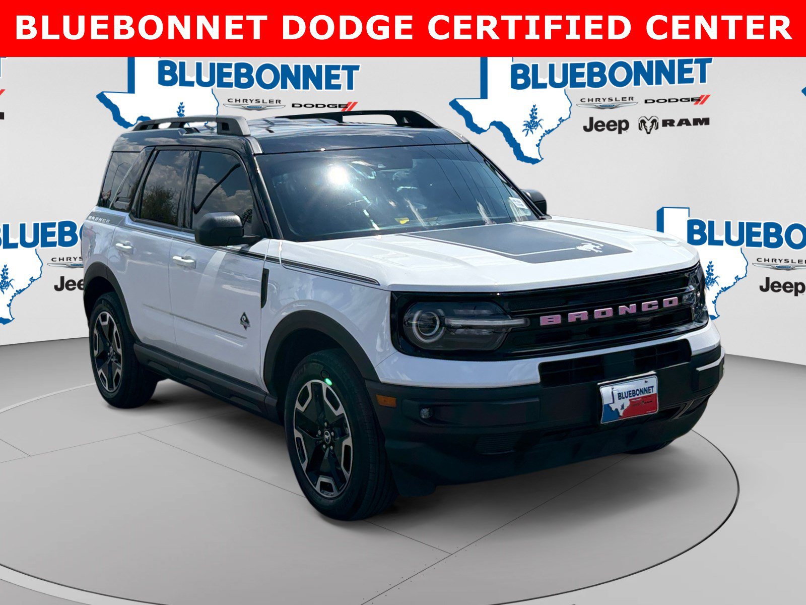 Used 2024 Ford Bronco Sport Outer Banks w/ Tech Package AWD/4WD image 3