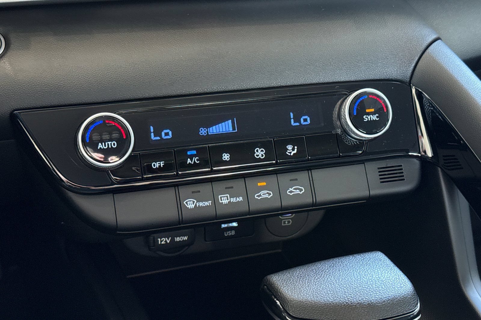 New 2026 Hyundai Elantra Hybrid FWD image 18