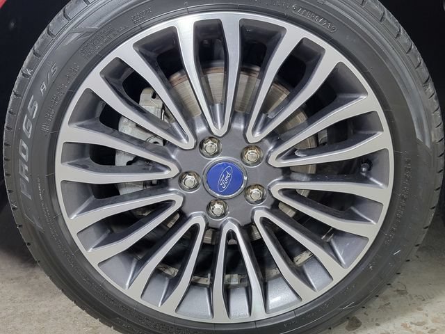 Used 2017 Ford Fusion SE w/ Fusion SE Technology Package FWD image 10