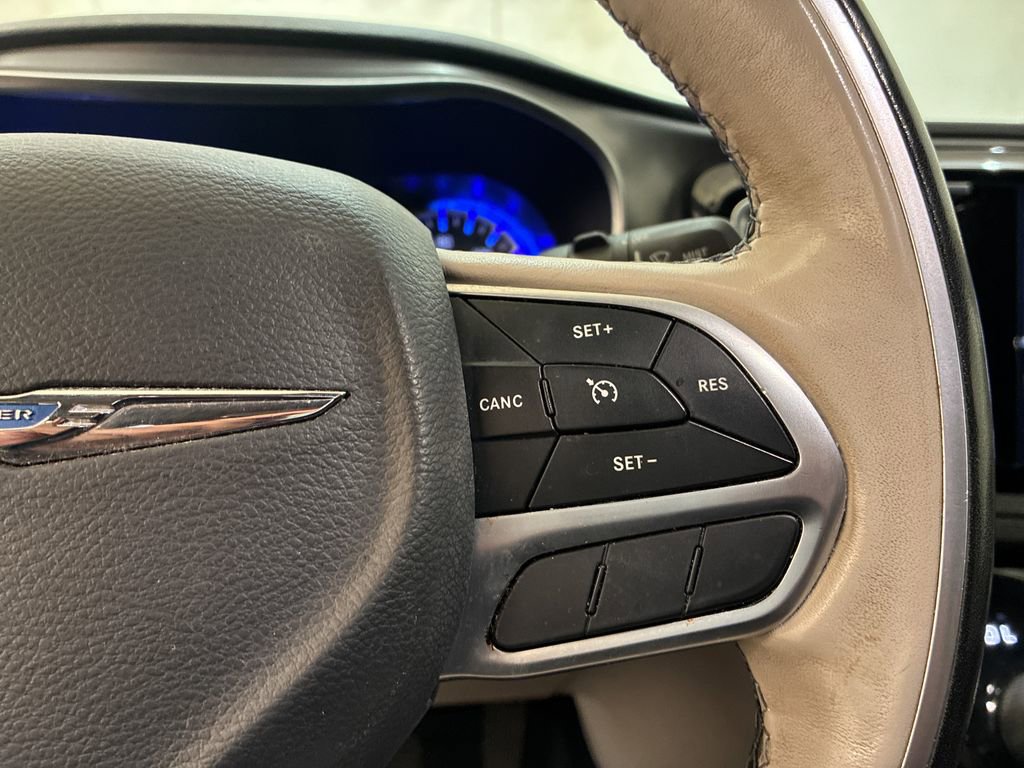 Used 2019 Chrysler Pacifica Limited FWD image 25