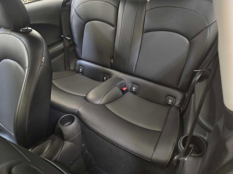 Used 2015 MINI Cooper 2-Door Hardtop FWD image 7