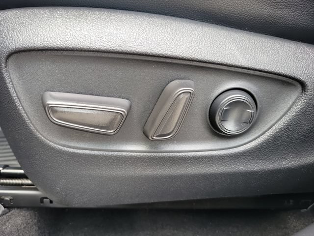 Used 2023 Toyota Highlander XLE AWD/4WD image 22