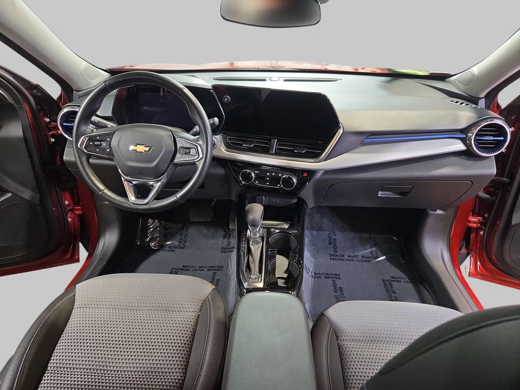 Used 2024 Chevrolet Trax LT w/ Driver Confidence Package FWD image 9