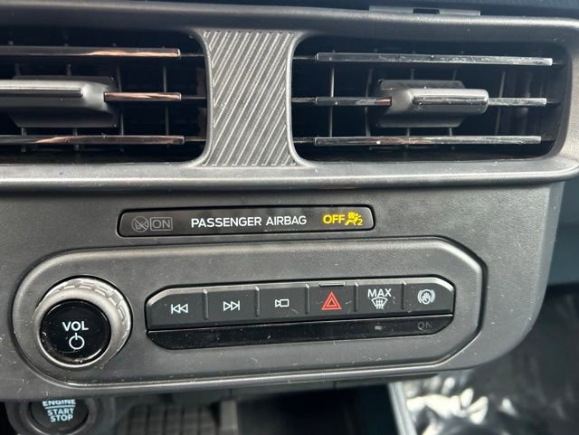 Used 2025 Ford Maverick Lariat w/ Black Appearance Package AWD/4WD image 19