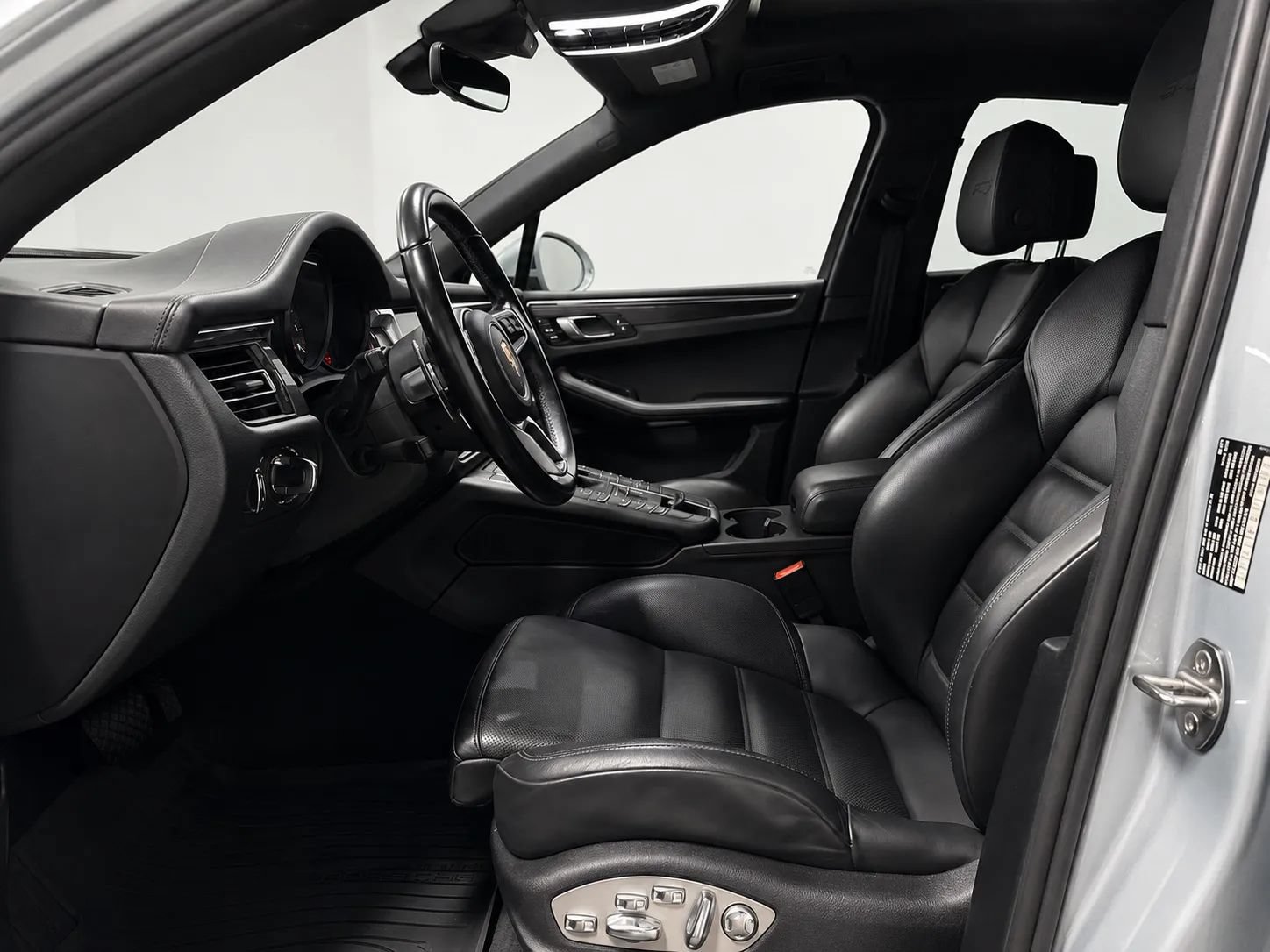 Used 2021 Porsche Macan GTS AWD/4WD image 9