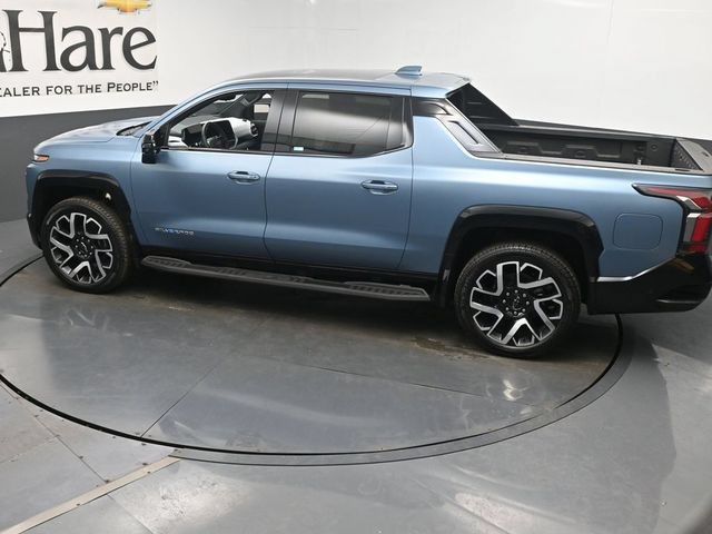Certified 2025 Chevrolet Silverado EV RST AWD/4WD image 36