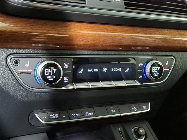 Used 2023 Audi Q5 2.0T Premium w/ Convenience Package image 18