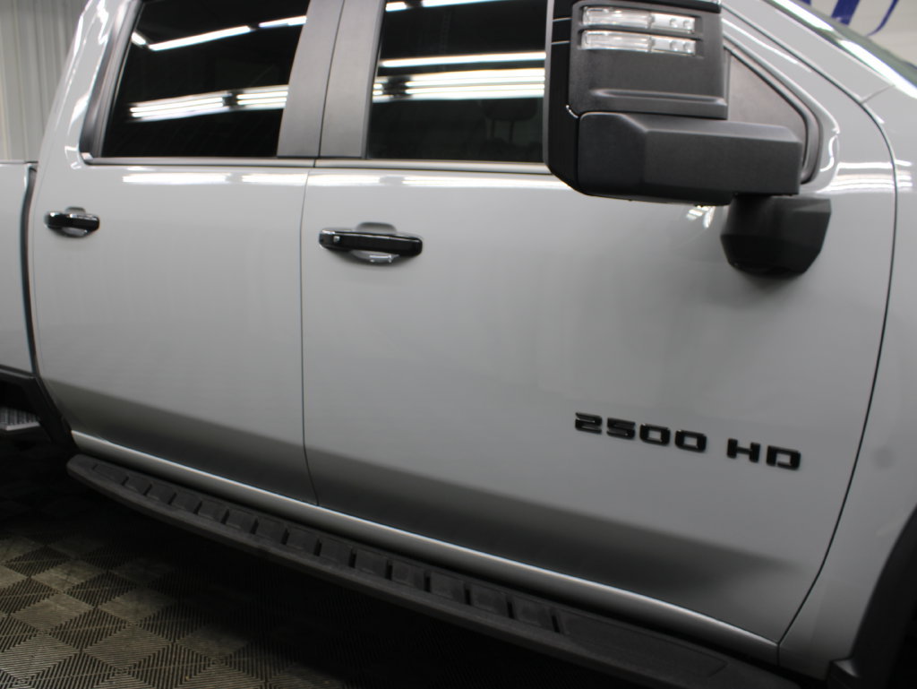 Used 2025 Chevrolet Silverado 2500 ZR2 w/ Technology Package AWD/4WD image 43