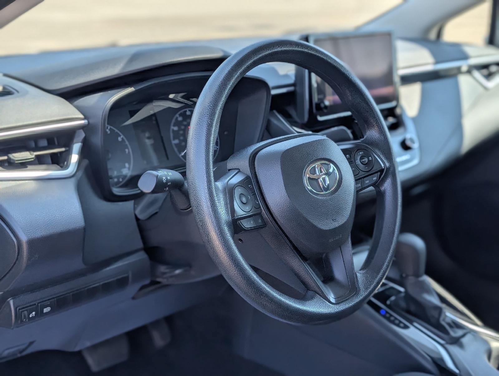 Used 2024 Toyota Corolla LE FWD image 15